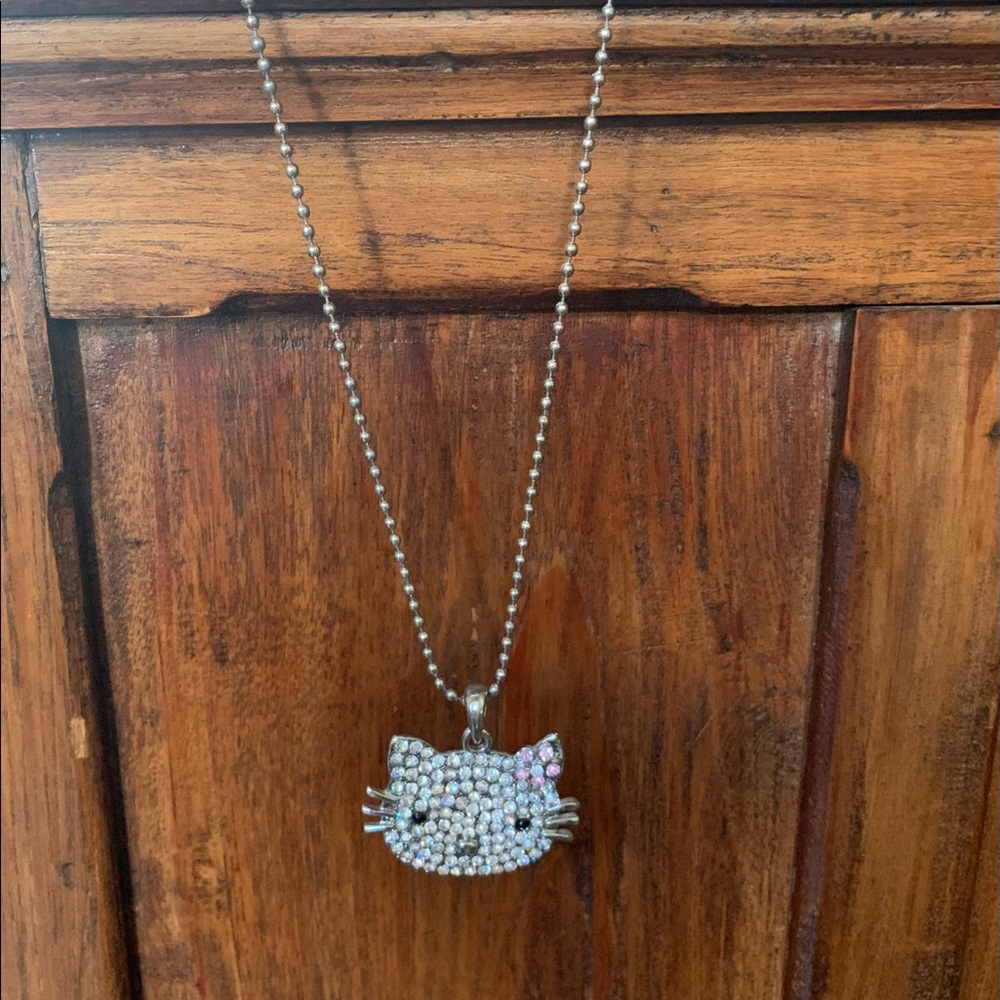 Hello Kitty Necklace - Picture 3 of 6